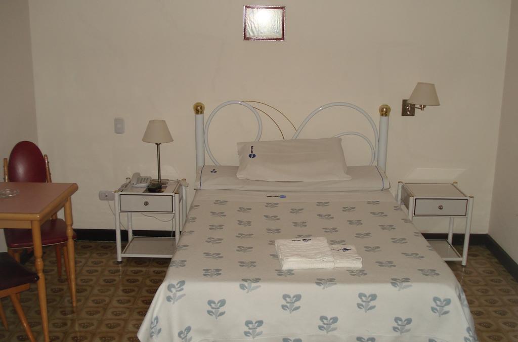 Mari Plaza Hotel Buenos Aires Buitenkant foto
